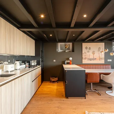 Alma - With Terrace And Sea View In